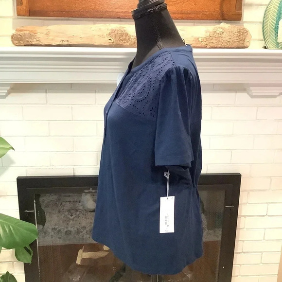 #181 NWT Liz Claiborne Navy Eyelet Short Sleeve Top Size Large - Picture 4 of 7